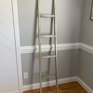 Wood blanket ladder. Brand new in box!